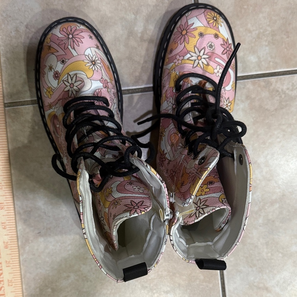 UNIONBAY Ginny Pink Floral Lace-Up Combat Boots y2k 90s psychedelic floral 70s 9 - Picture 5 of 13